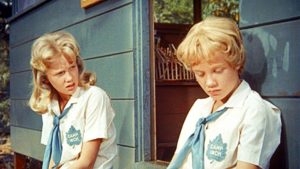 Le gemelle Sharon e Susan al campeggio si ritrovano in The parent trap